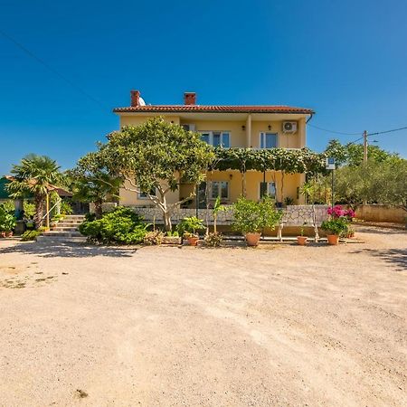Rooms Valentino Vrh  Εξωτερικό φωτογραφία