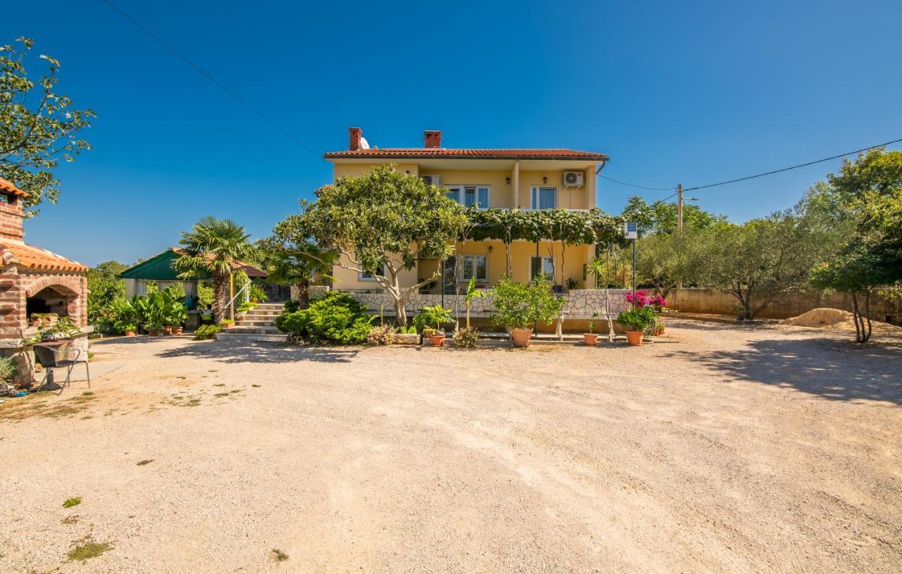 Rooms Valentino Vrh  Εξωτερικό φωτογραφία